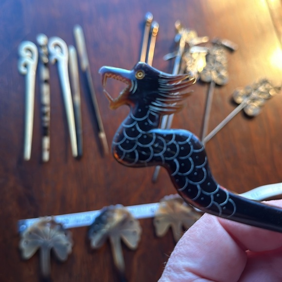15 hair sticks from my travels around the world…metal, bone, black pearls & horn - Picture 15 of 16